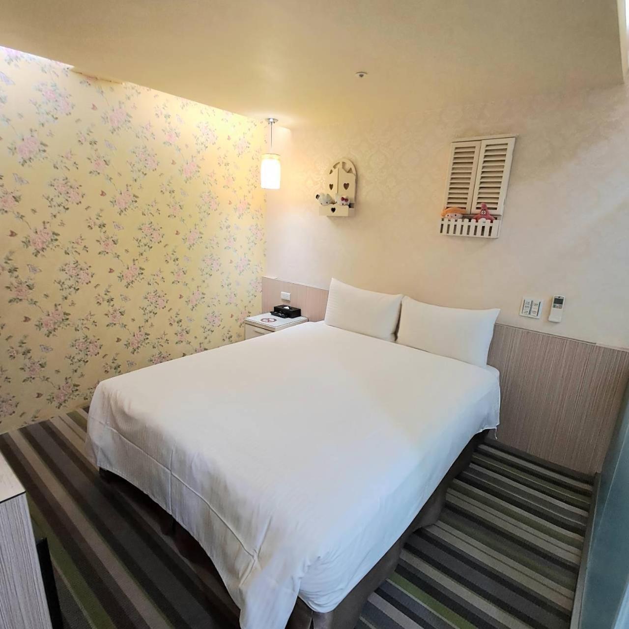 Morwing Hotel Fuzhong Taipei Extérieur photo