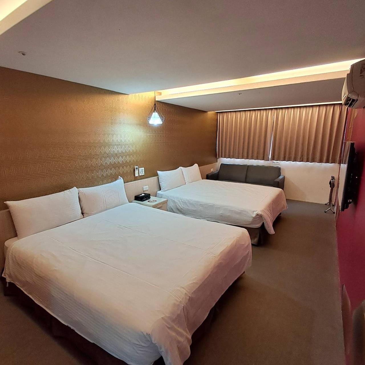 Morwing Hotel Fuzhong Taipei Extérieur photo
