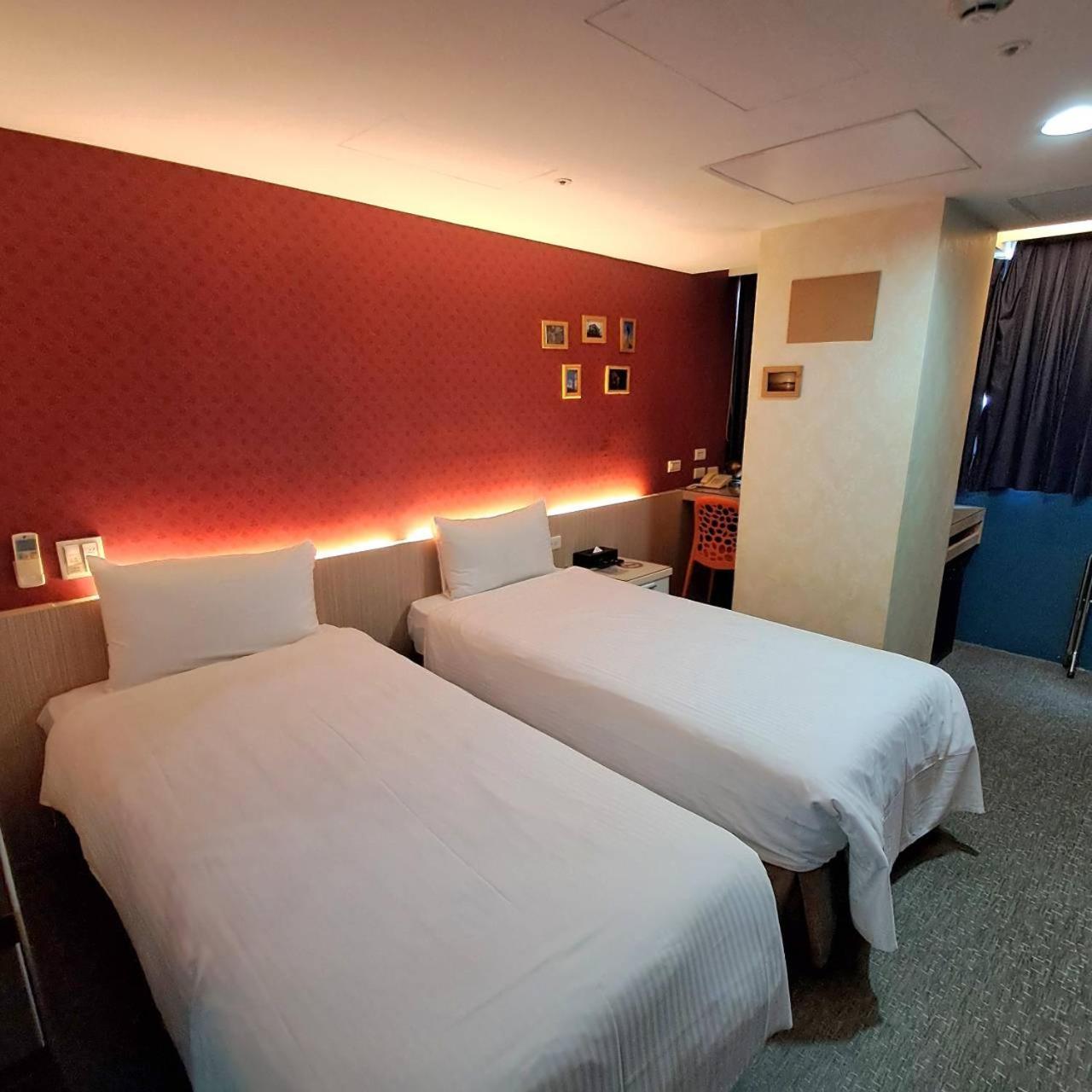 Morwing Hotel Fuzhong Taipei Extérieur photo