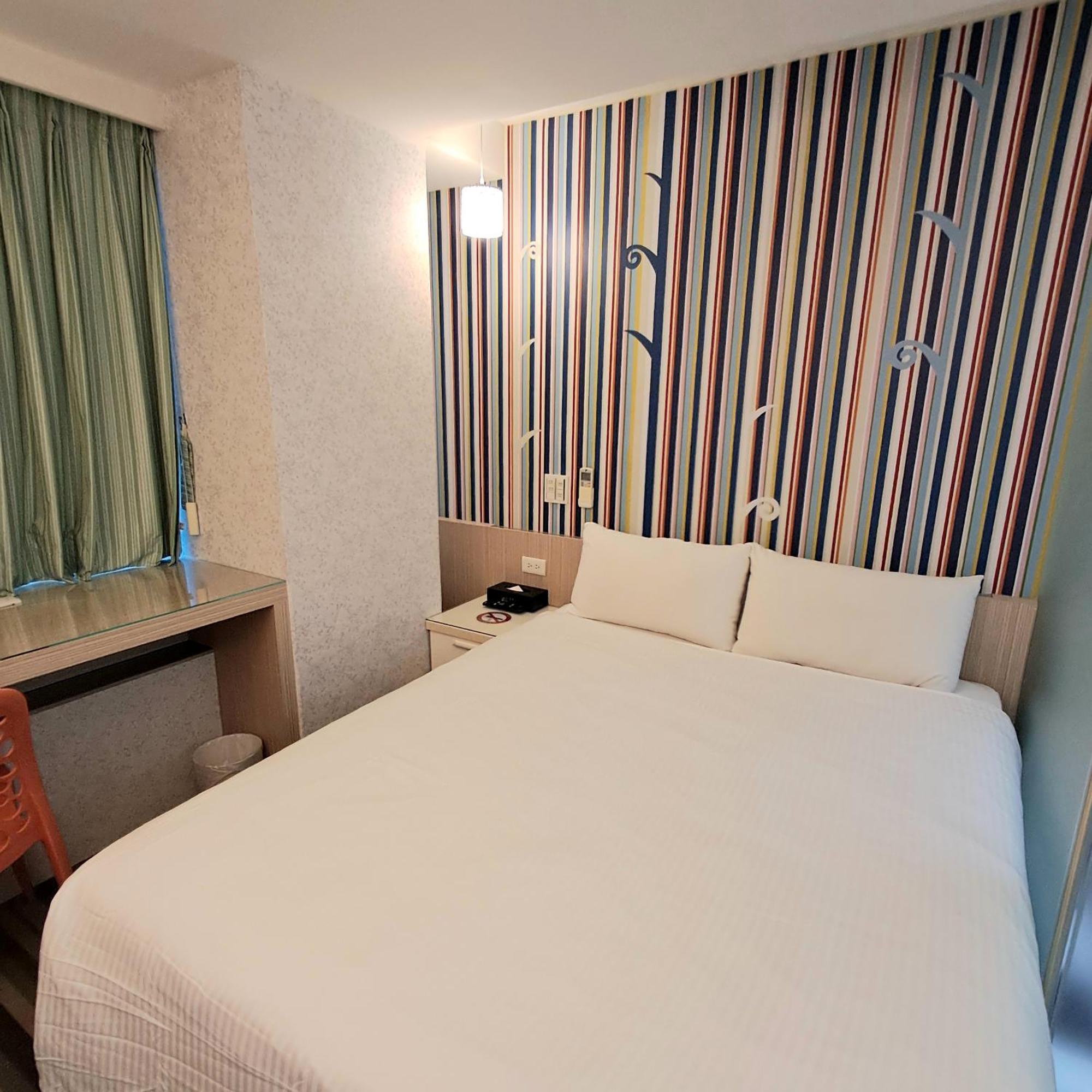 Morwing Hotel Fuzhong Taipei Extérieur photo