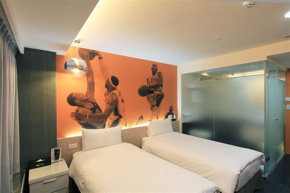Morwing Hotel Fuzhong Taipei Extérieur photo