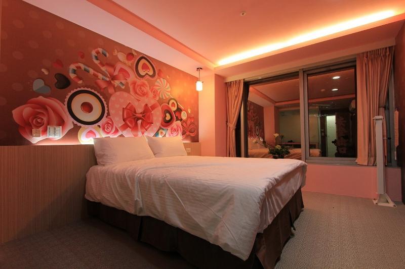 Morwing Hotel Fuzhong Taipei Extérieur photo