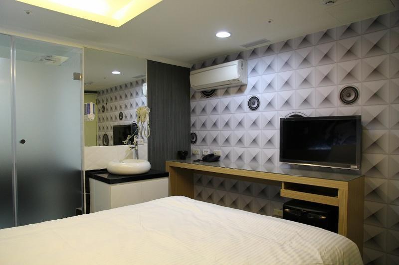 Morwing Hotel Fuzhong Taipei Extérieur photo