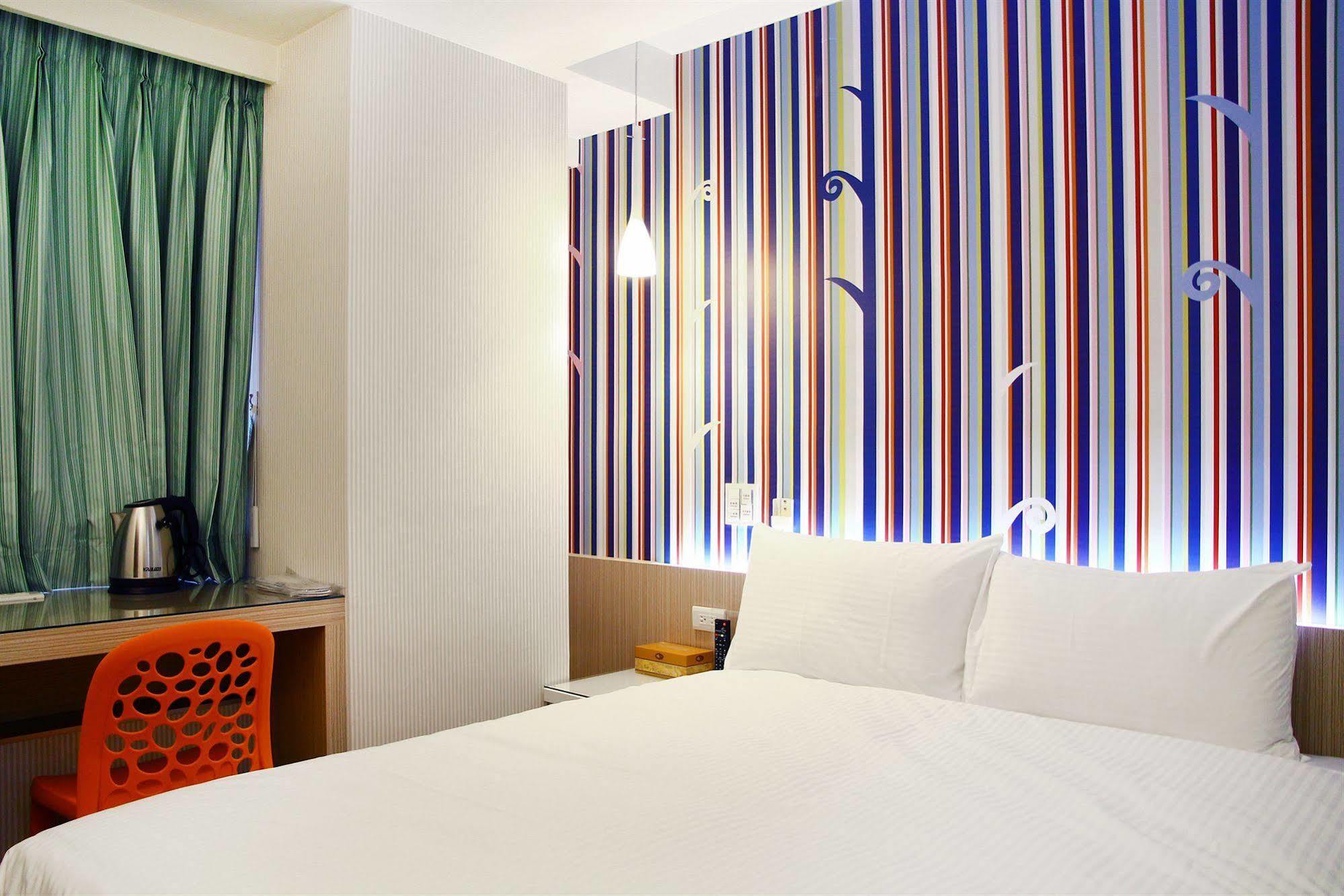 Morwing Hotel Fuzhong Taipei Extérieur photo