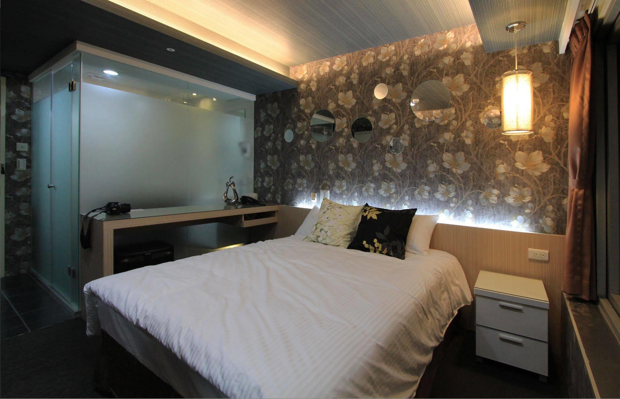 Morwing Hotel Fuzhong Taipei Extérieur photo