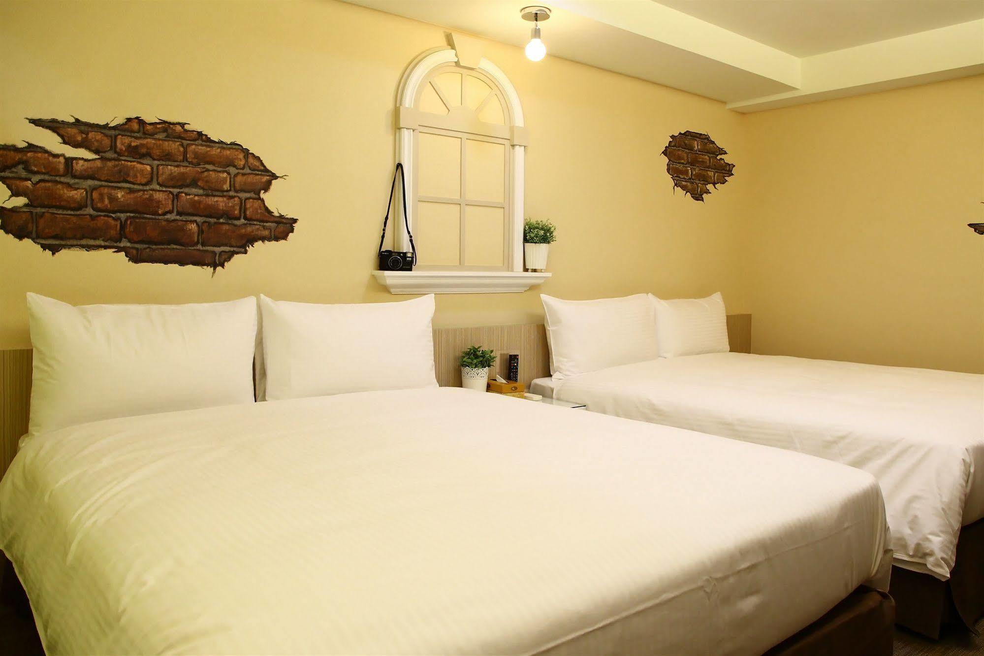Morwing Hotel Fuzhong Taipei Extérieur photo