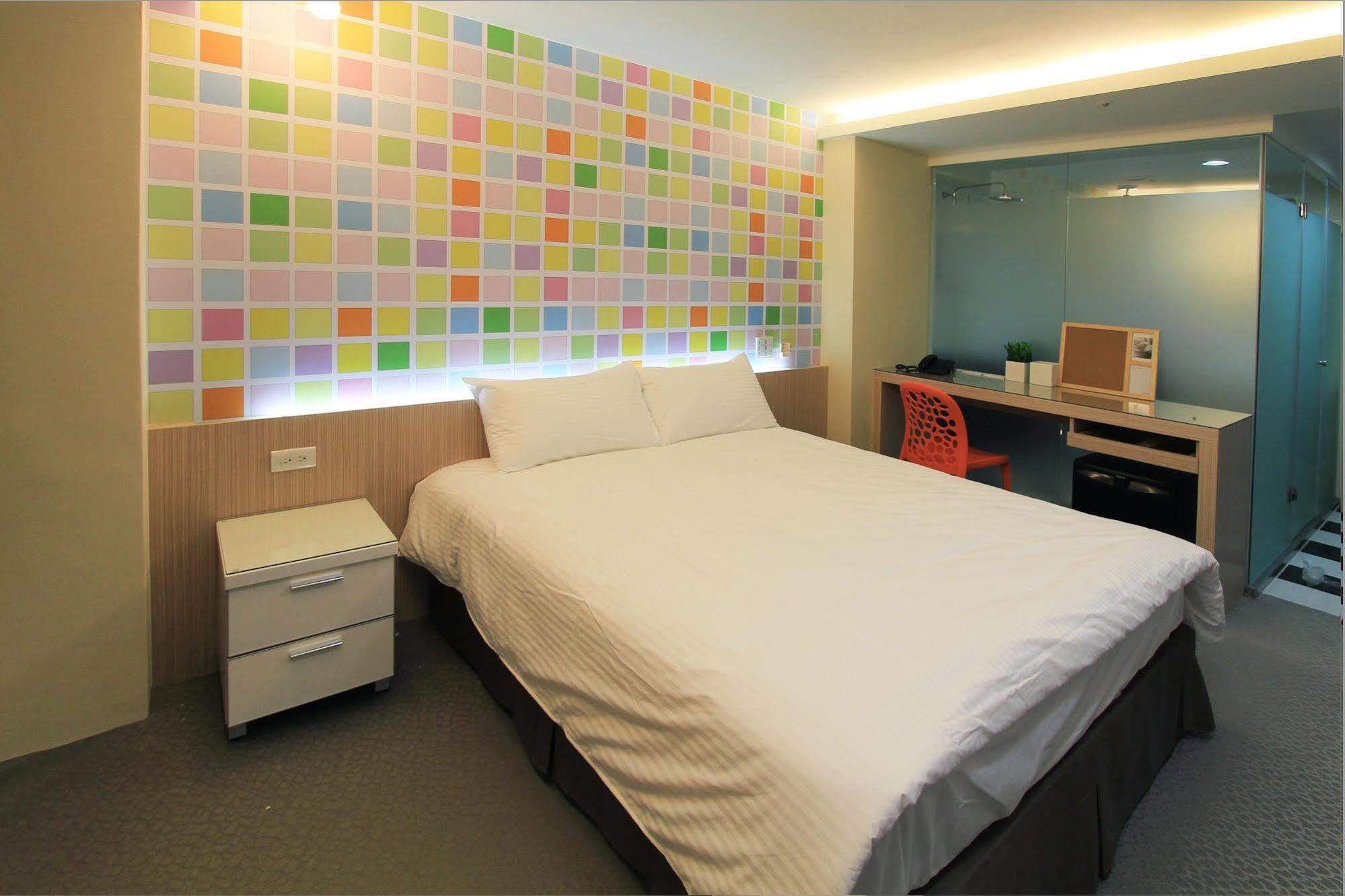 Morwing Hotel Fuzhong Taipei Extérieur photo